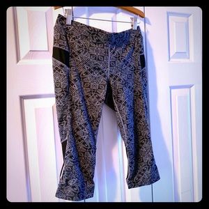 Athleta crop pant. Size M.